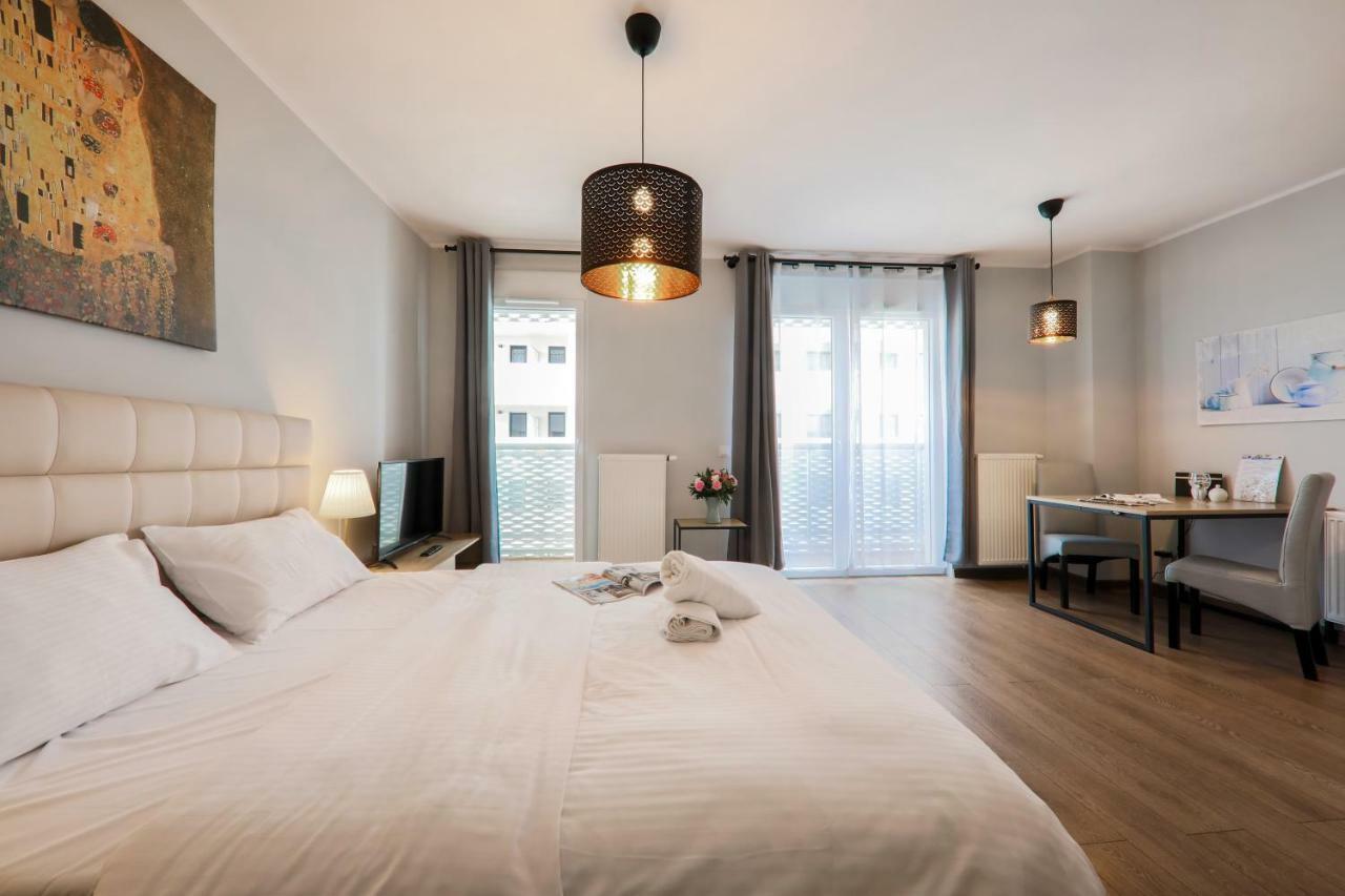 Aparthotel Tower ヴロツワフ エクステリア 写真